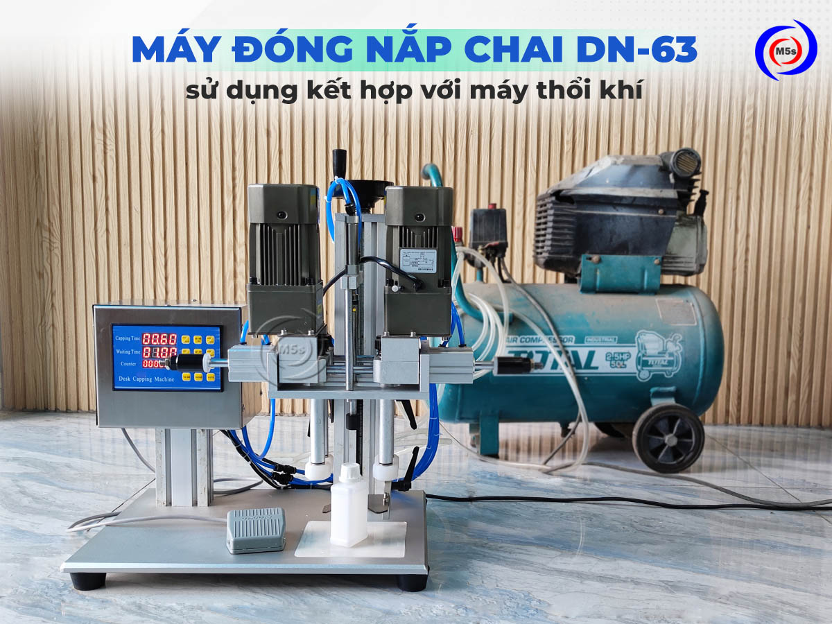 máy vặn nắp chai DN-63 sử dụng kết hợp máy thổi khí