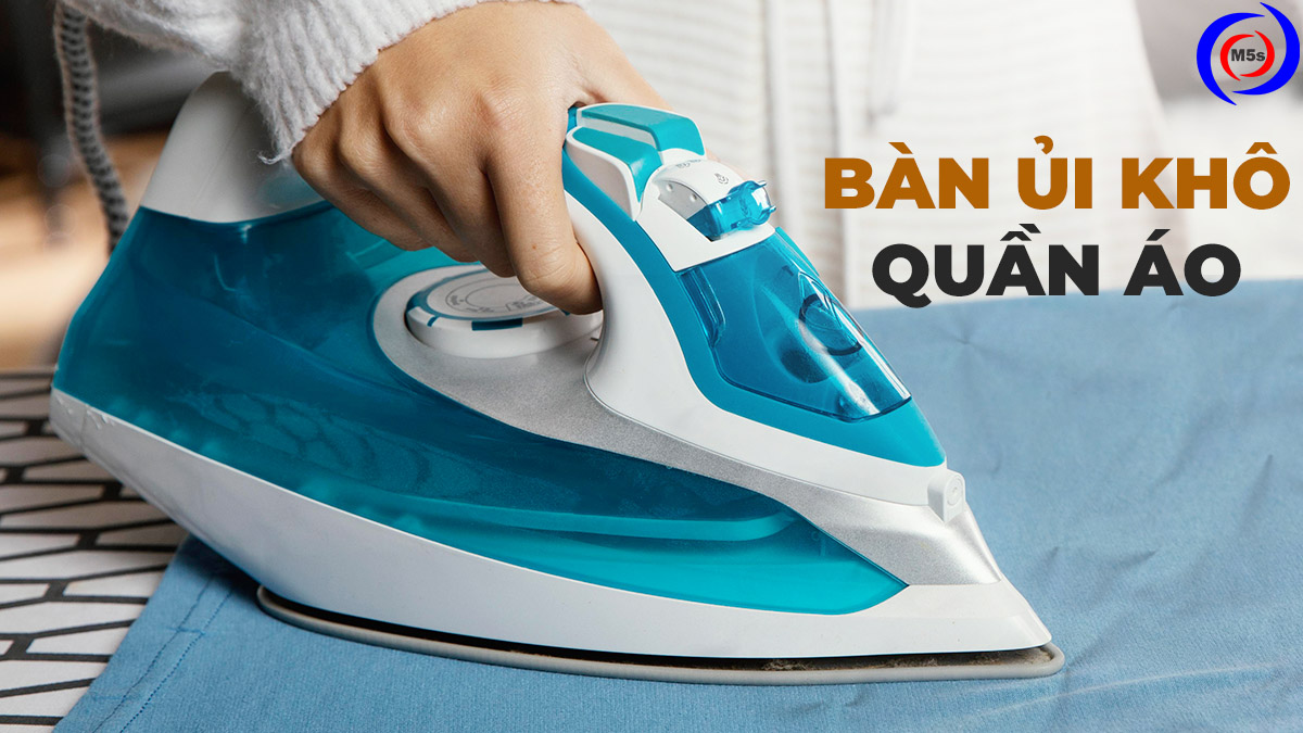 Bàn ủi quần áo khô