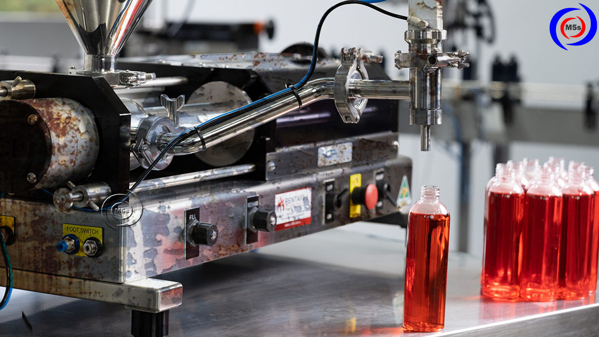 Cận cảnh máy chiết rót bị rỉ sét