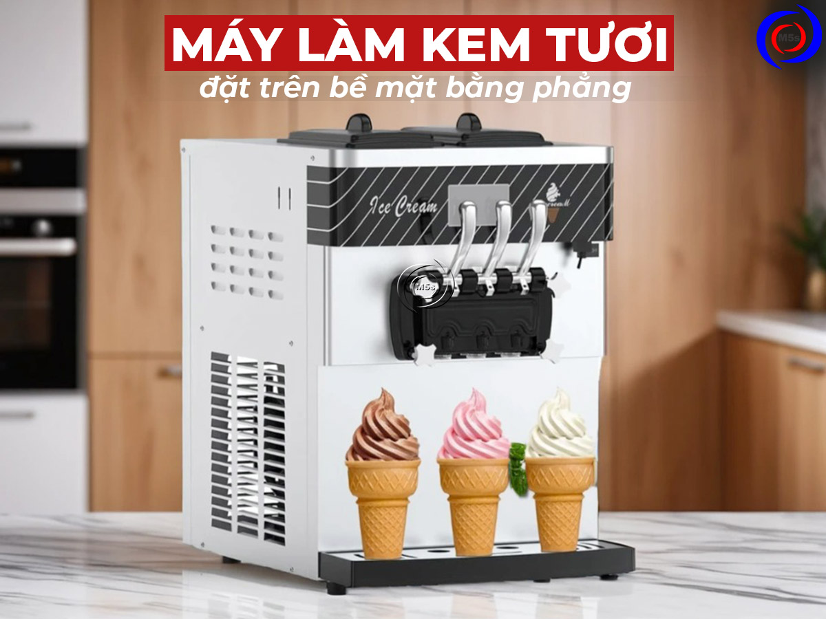 Đặt máy làm kem tươi trên bề mặt bằng phẳng Đặt máy làm kem tươi trên bề mặt bằng phẳng