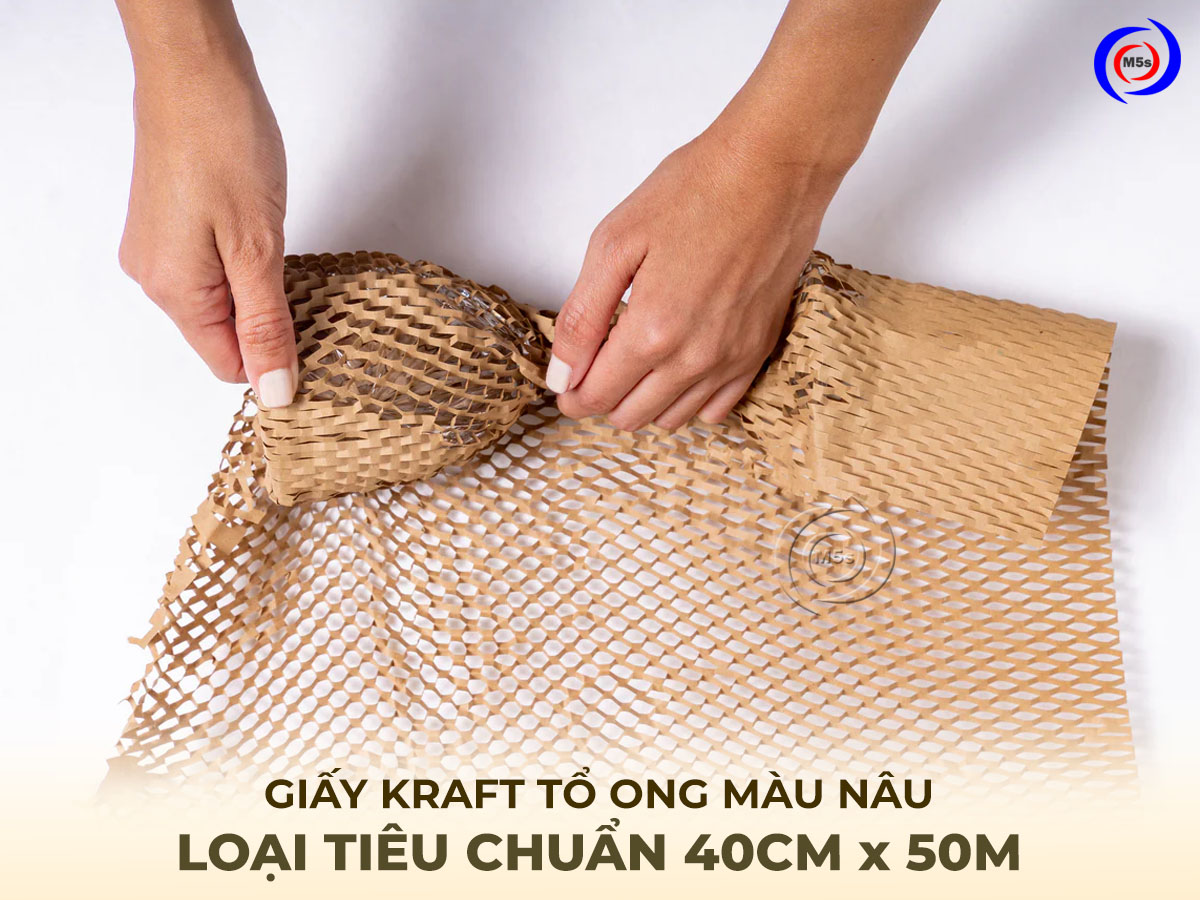 Giấy kraft tổ ong loại tiêu chuẩn màu nâu chống sốc 40cm x 50m Giấy kraft tổ ong loại tiêu chuẩn màu nâu chống sốc 40cm x 50m
