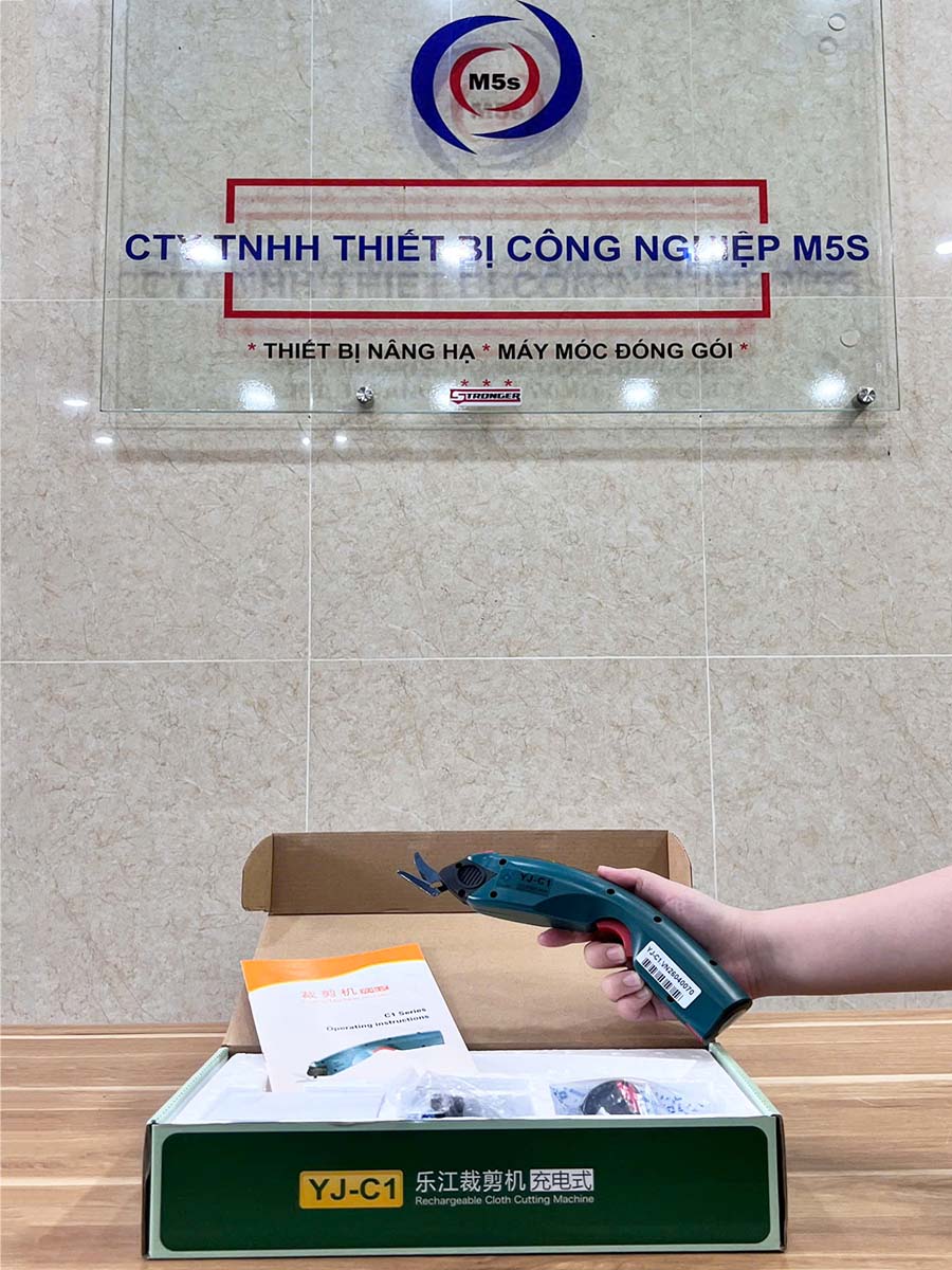 Kéo cắt vải dùng pin YJ-C1 Kéo cắt vải dùng pin YJ-C1