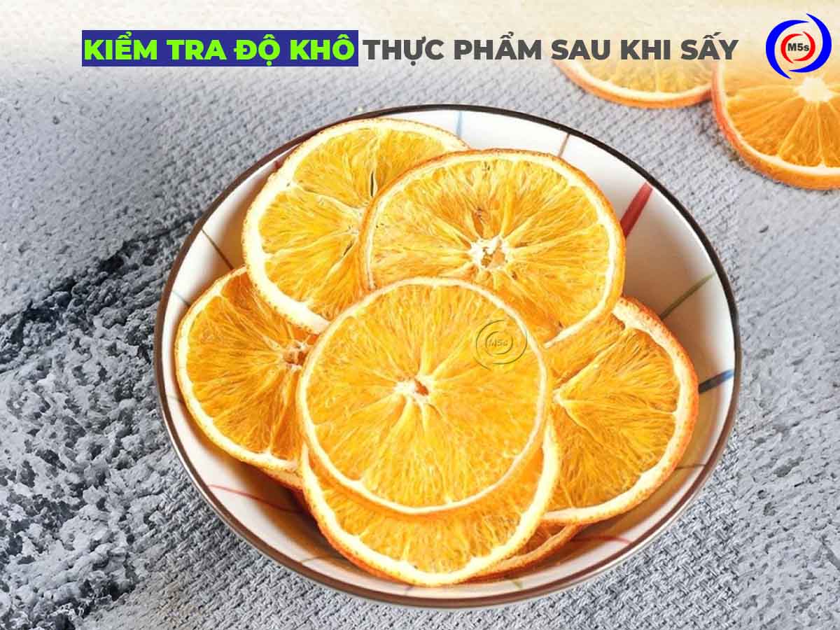 Kiểm tra độ khô của thực phẩm sau khi sấy