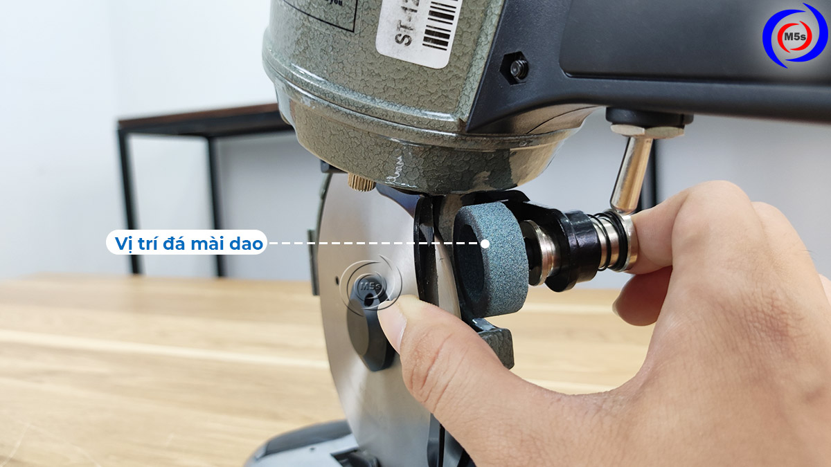 máy cắt vải cầm tay và vị trí đá mài máy cắt vải cầm tay và vị trí đá mài