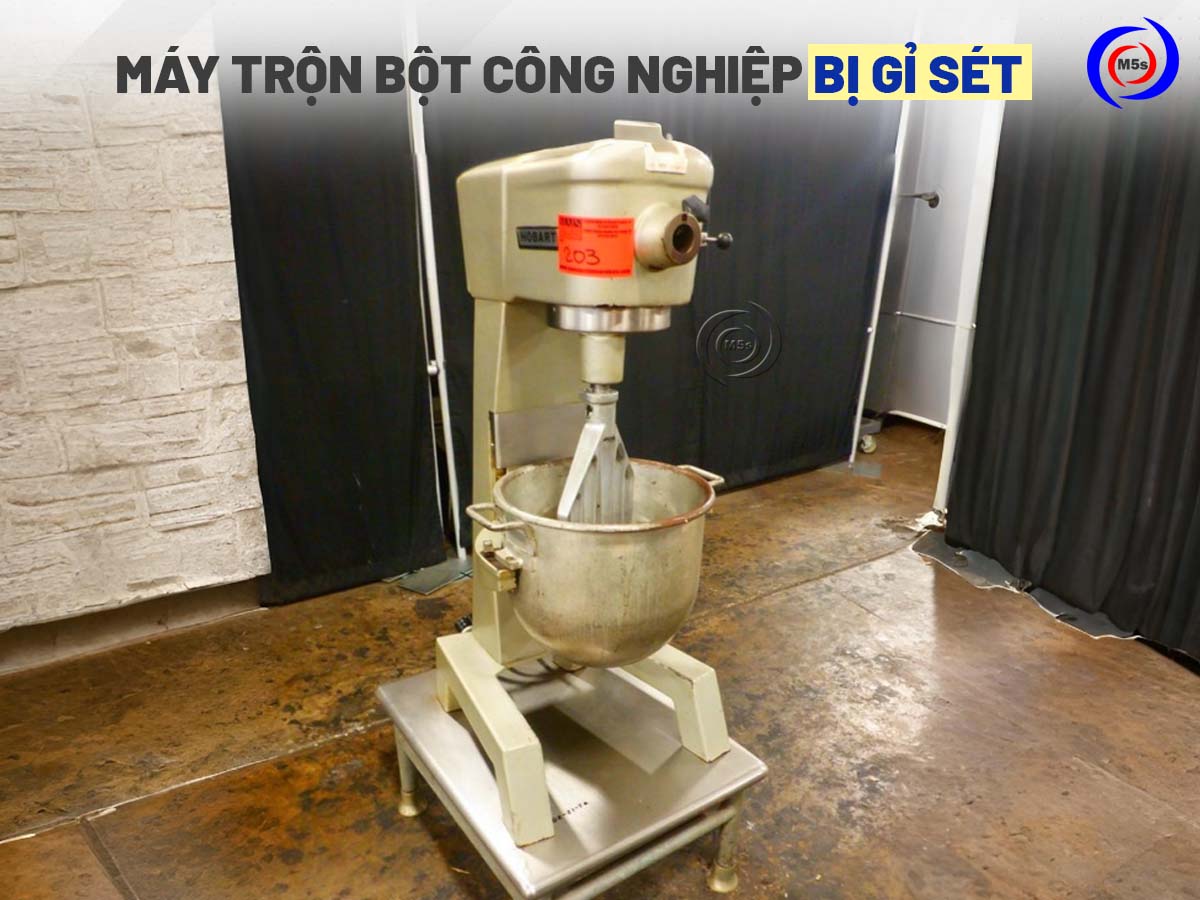 Máy trộn bột công nghiệp bị gỉ sét