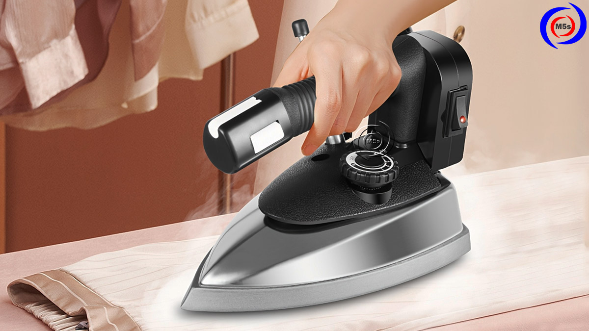 Sử dụng bàn ủi công nghiệp hơi nước